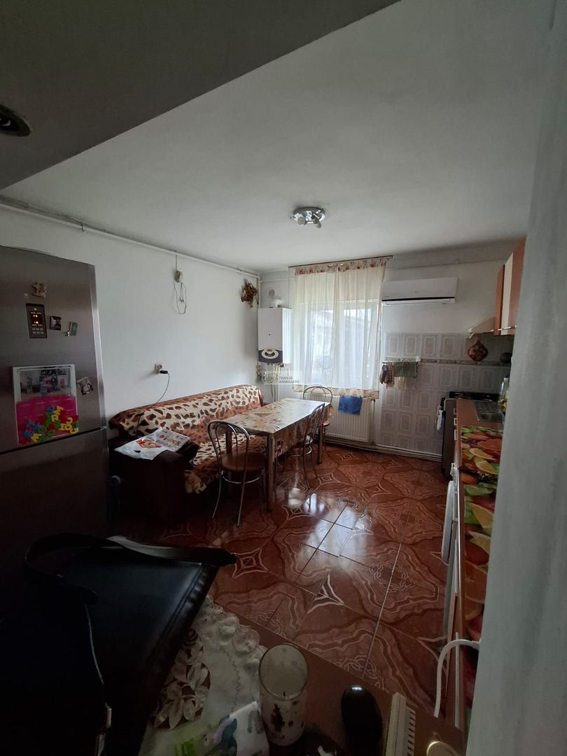 Apartament 4 camere/Longinescu/85mp/et 3/3-70.000  euro - Poză 10
