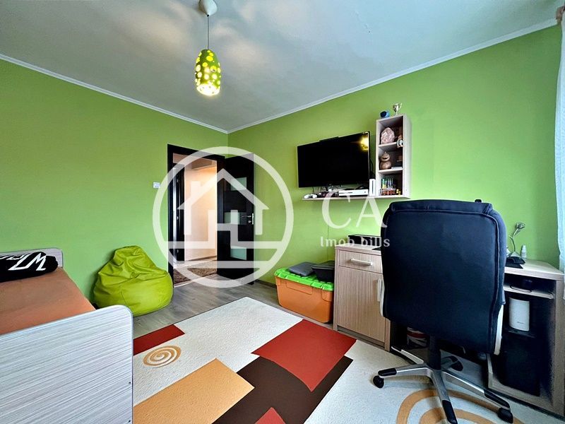 Apartament de vânzare cu 3 camere în zona Rogerius, Oradea - Poză 10