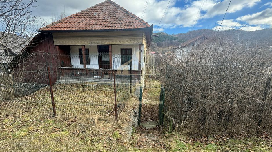 CASĂ  MUSCELEANA P+E 80 MP, TEREN 1500 MP, CAMPULUNG - Poză 2