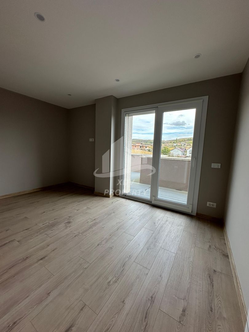 Penthaus  modern in  Sibiu ,3 camere ,2 garaje subteran , boxa - Poză 9