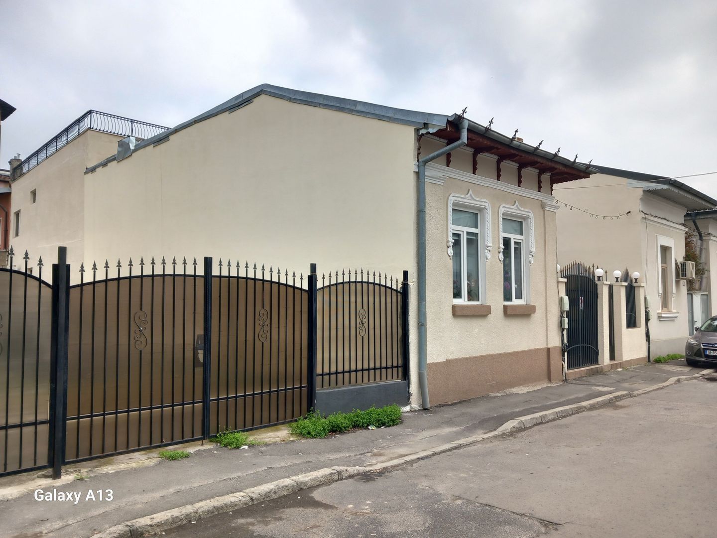 BRASADAS vinde casa curte comuna 3 cam 77mp HALA TRAIAN - Poză 2