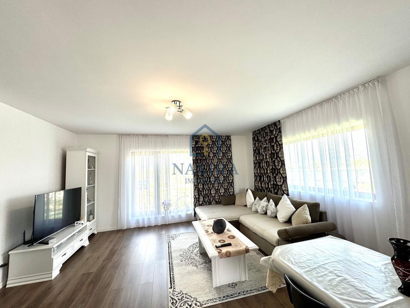 Casa de vanzare cu 14 Ari teren - Lapusel - Poză 8
