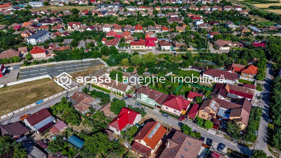 Casa 3 camere, bucatarie si baie, in zona centrala din Chisineu-Cris - Poză 3
