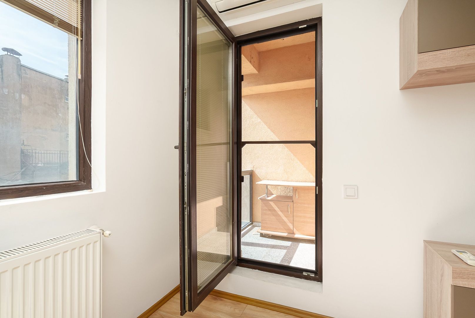 Garsoniera de inchiriat, zona Piata Alba Iulia - Arogant - planul doi - Poză 7