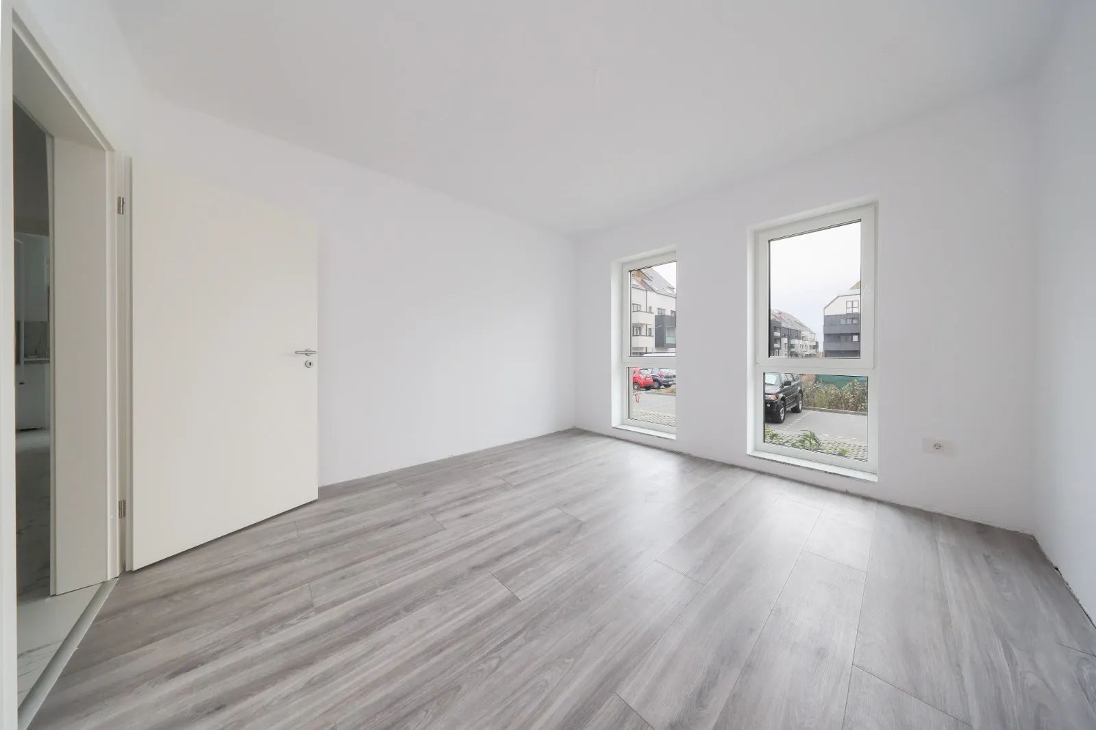 Apartament 3 camere nemobilat, Prima inchiriere  | Parcare + Boxa - Poză 6