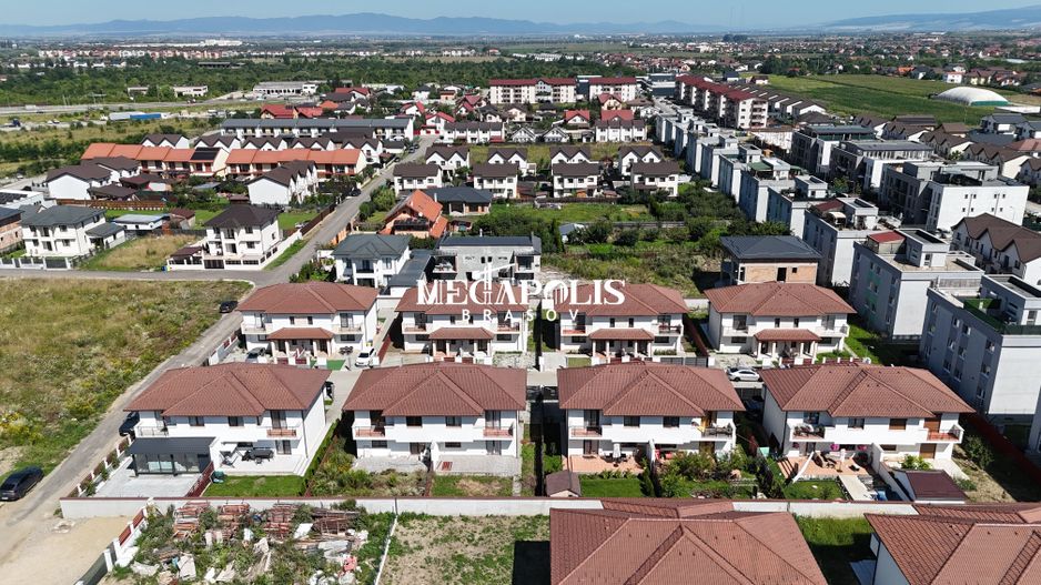 Intrarea in Sanpetru / Cartier Privat / Credit - Poză 19
