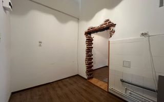 Garsonieră spațioasă de închiriat în zona ultracentrală - Poză 7