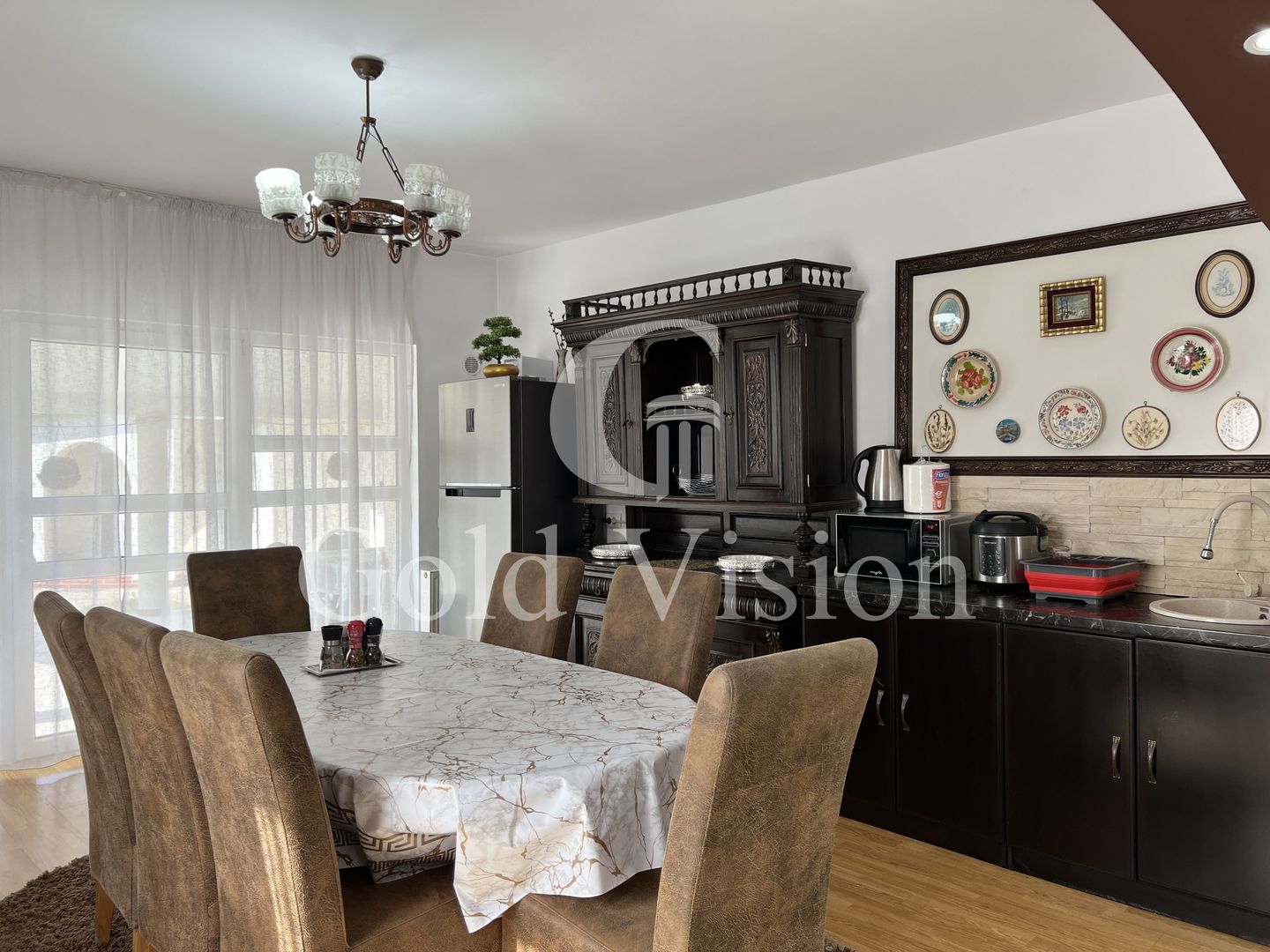 Case cu 7 camere, curte proprie + spălătorie, în Sighetu Marmației - Poză 8