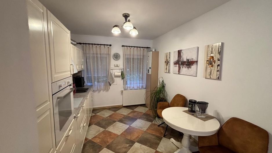 Vila deosebita aproape de padure - Poză 8