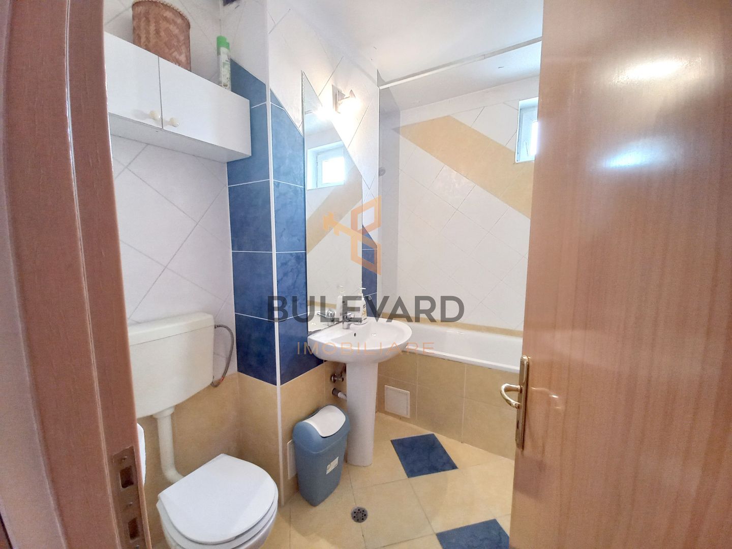 Apartament cu 2 camere, 67 mp,  Garaj,  zona strazii Republicii! - Poză 7