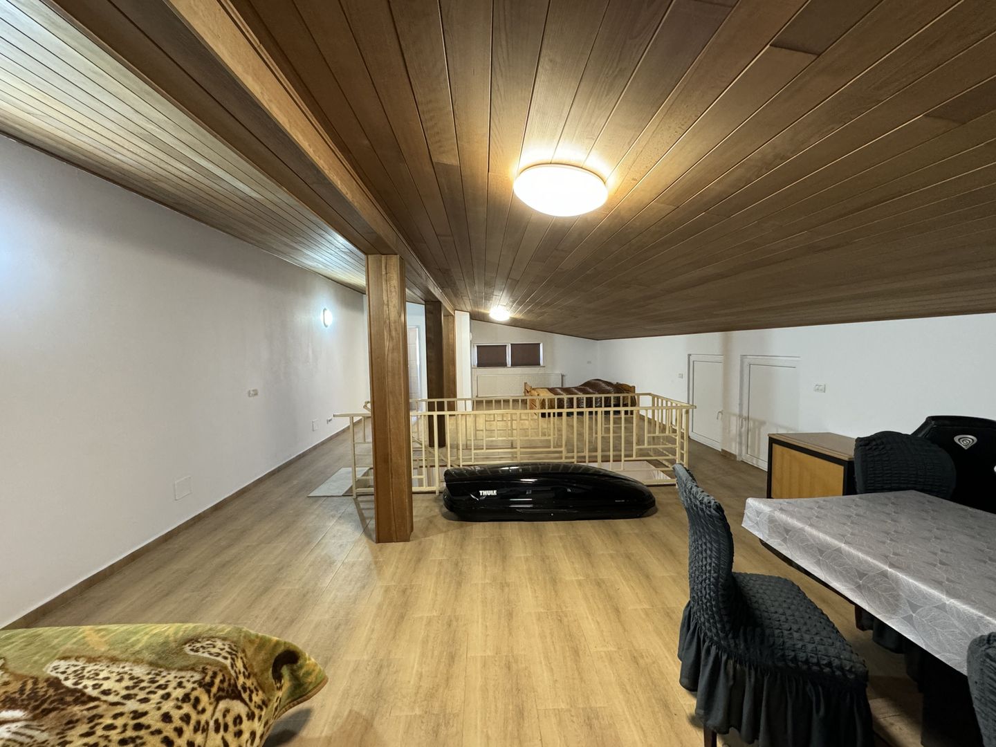 Hala cu birou apartament si teren - Poză 4