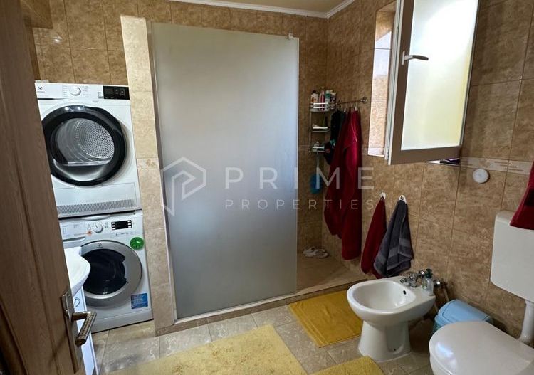 Casă spațioasă de vânzare – Corunca, zona Vatman - Poză 10