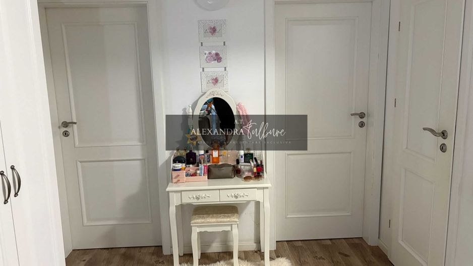 Apartament 3 camere, 2 balcoane, etaj intermediar - Poză 6