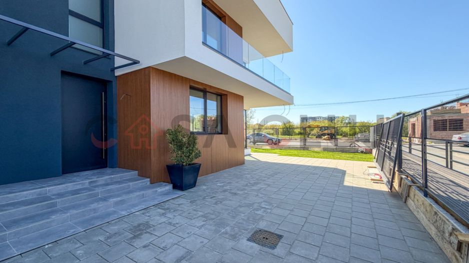 Casa cu arhitectura moderna, Buna Ziua - Poză 3