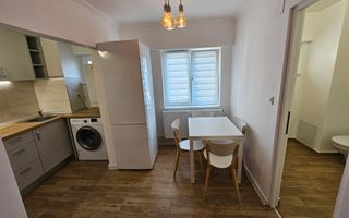 Apartament cu 2 Camere, Etaj Intermediar, Zonă Ultracentrală - Poză 3
