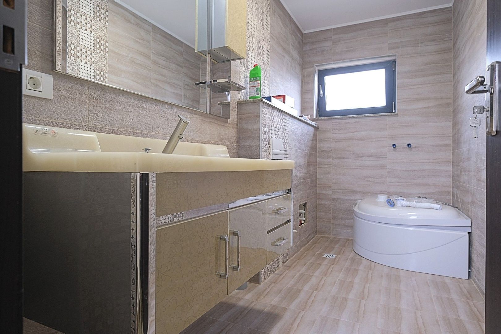 Corbeanca, cu pozitie exceptionala vila D+P+E personalizata - Poză 18