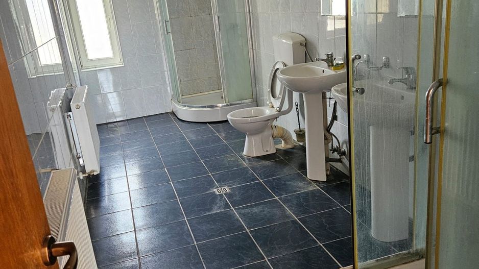 Vila,Parter+Etaj comuna Berceni 169000 eur - Poză 17