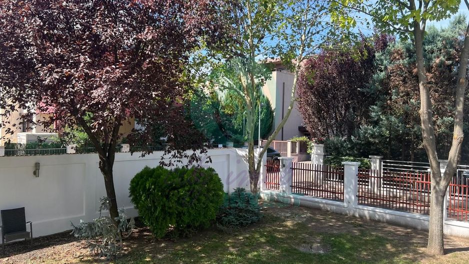 Vila individuala 10 camere Iancu Nicolae- Jolie Ville - Poză 2