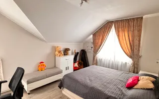 Vilă spațioasă cu 6 camere – Cartierul Viena, Oradea - Poză 16