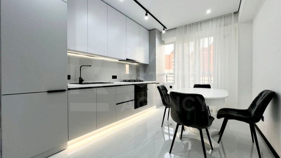 Chirie, apartament, 3 cameră, strada Liviu Deleanu, Buiucani - Poză 1