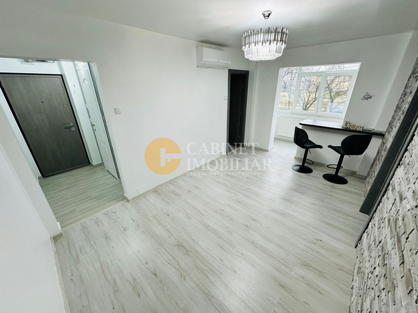Apartament cu 2 Camere Renovat - Etaj 2 - Zona Alexandru - Poză 1