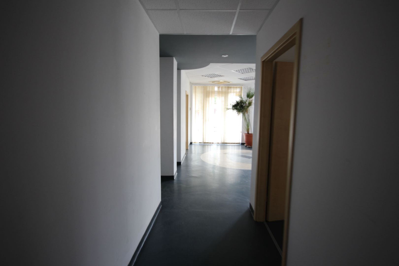 Cladire de birouri, SAD, parcare prorpie, clinica medicala - Poză 12