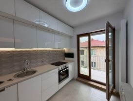 Apartament 3 camere de vanzare - Primaverii - Poză 2