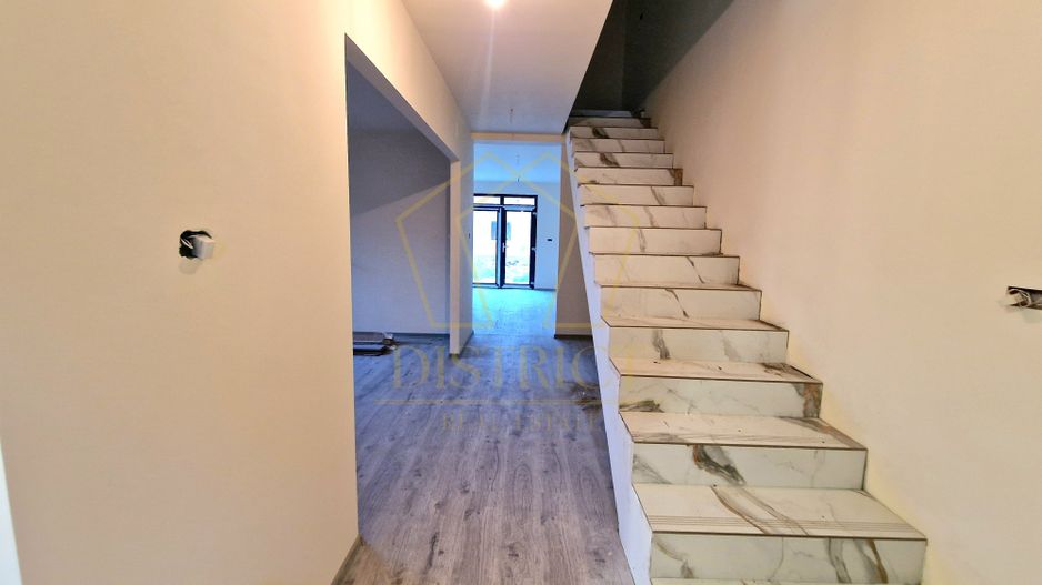 Duplex spatios cu 4 camere | Mosnita Noua | Central - Poză 3