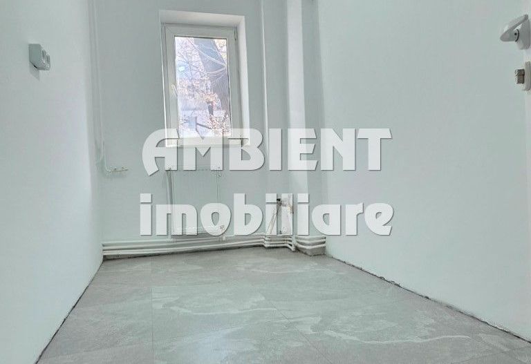 DE ÎNCHIRIAT - Spațiu birouri - Apartament cu 3 camere, parter, zona CENTRU; - Poză 5