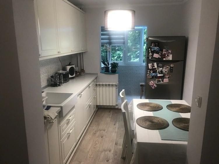 Vanzare Apartament 3 camere, etaj 1, 2 băi, renovat, mobilat, utilat - Sector 5 - Poză 4