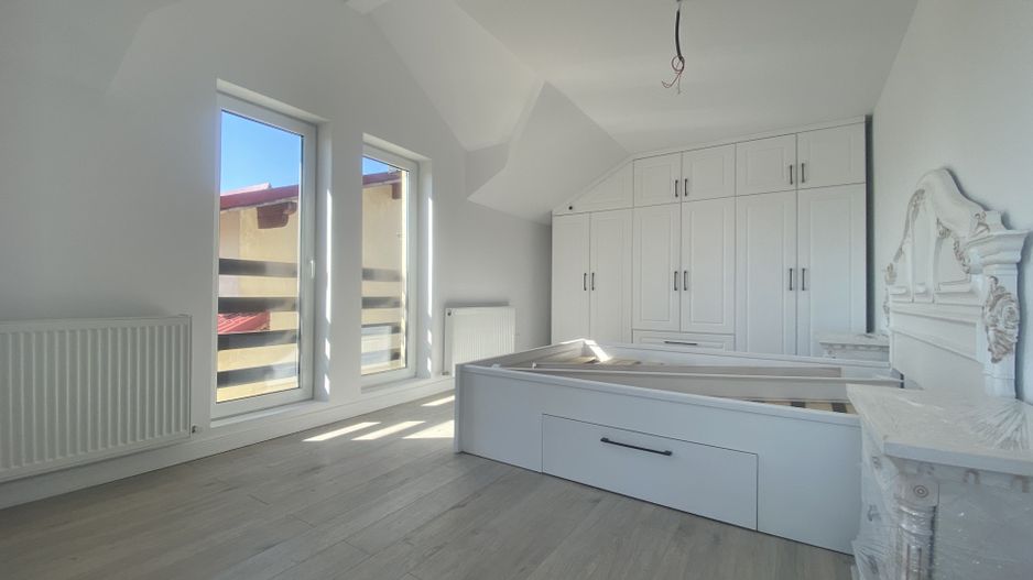 Liniste si confort! Vanzare casa la cheie, luminoasa in Priseaca! - Poză 5