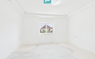 Casă renovată 4 camere si 1452 mp teren în Bătania - Poză 4