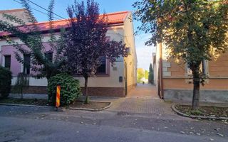 Casa, 308,8mp, situata ultracentral in Satu Mare - Poză 1