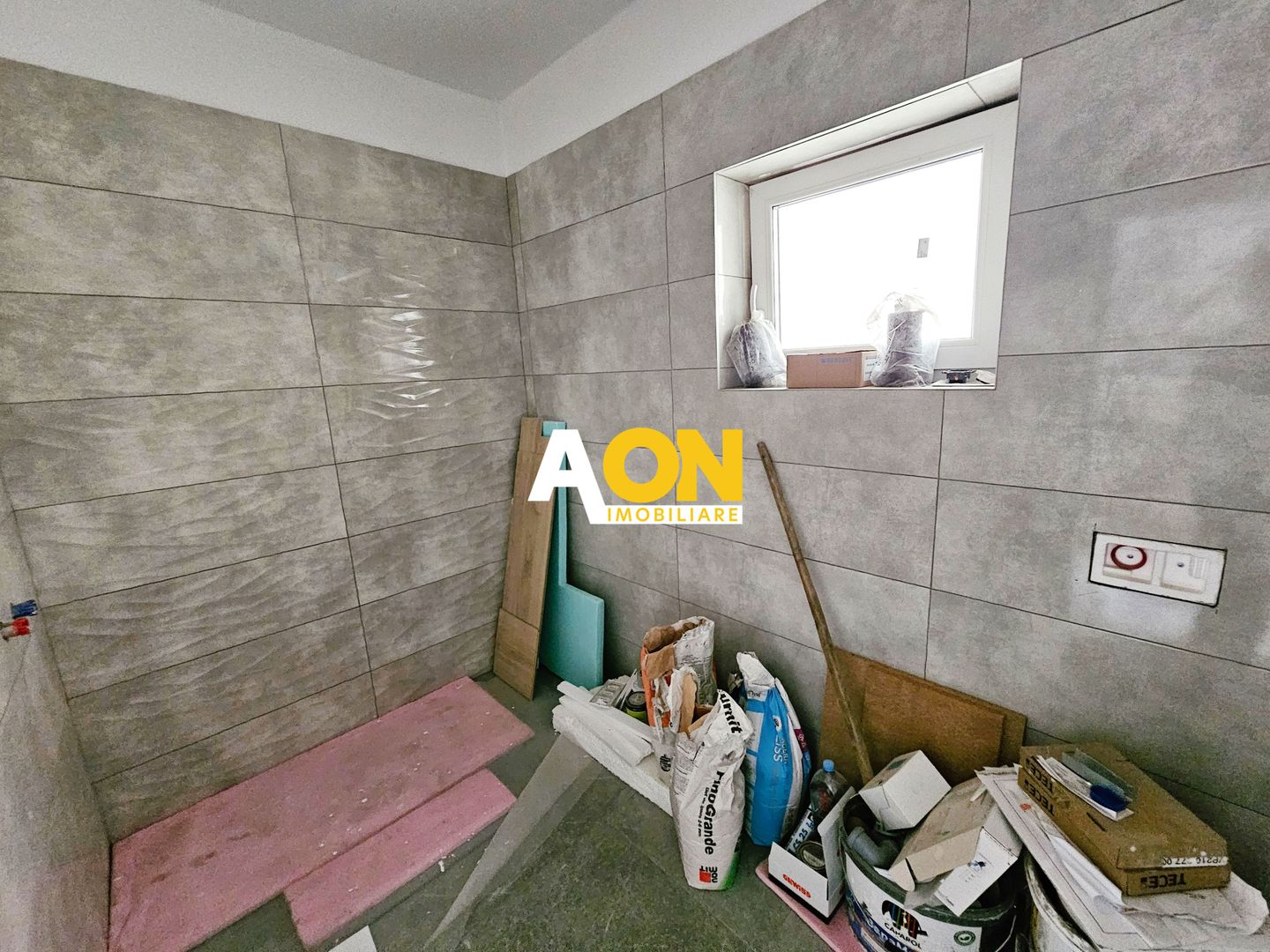 1/2 Duplex finisat 90%, 4 camere, 317 mp teren, zona Centru - Poză 8