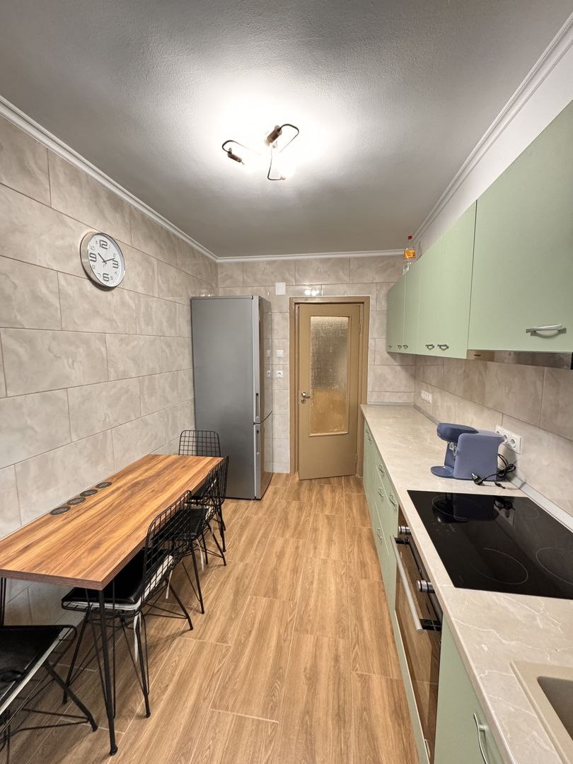 Apartament 3 camere, zonă centrală Oradea - Poză 8