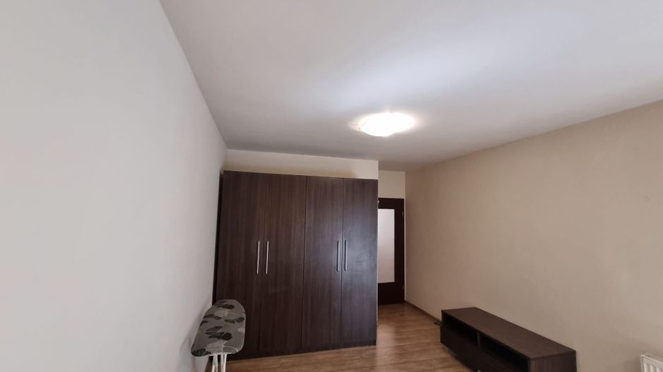 Vilă cu 4 camere de închiriat în zona Braytim cu piscina - Poză 9
