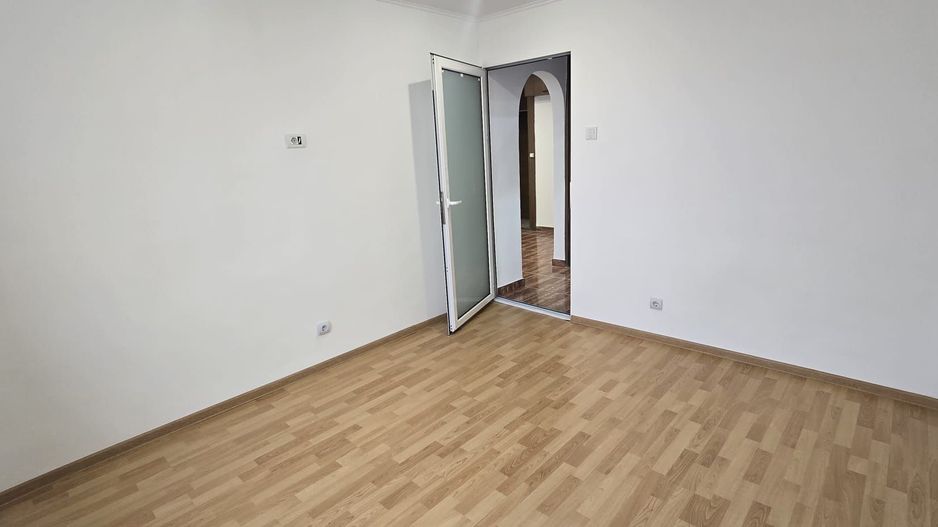 Apartament 4 camere Soseaua Berceni /an 1981 - Poză 4
