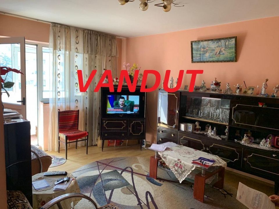 Vanzare Apartement 3 camere Nord L-uri - Poză 1