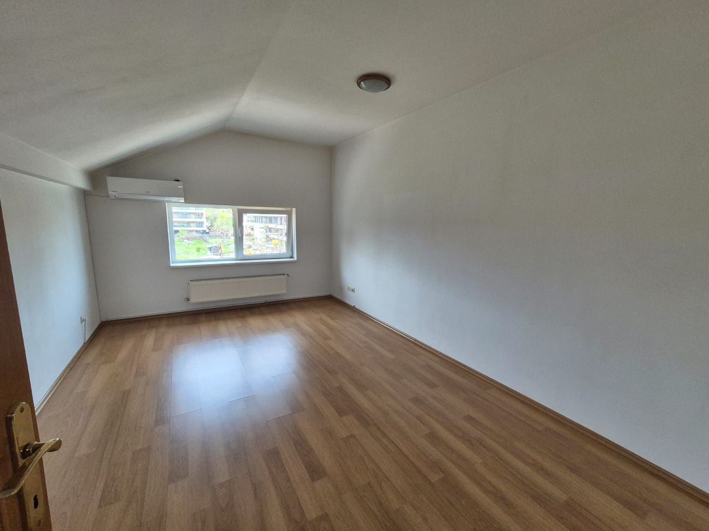 Inchiriere vila 5 dormitoare S+P+E+M | 300 mp utili Erou Iancu Nicolae - Poză 18