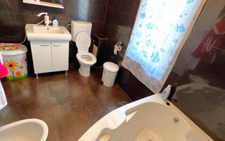 5 Dormitoare-2 bucatari-3 bai-Living-Toate utilitatile-Popoveni - Poză 6