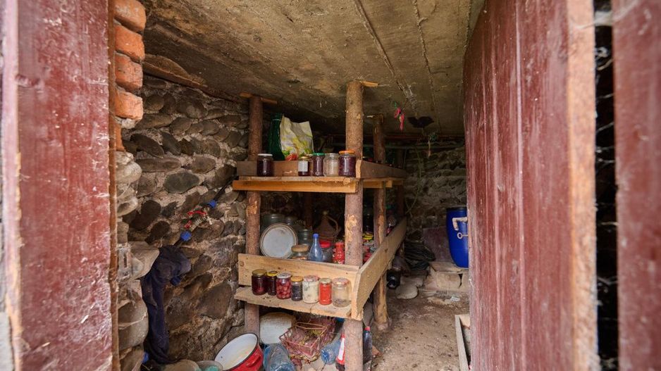 Casa individuala  Leresti la strada principala+ teren 831 mp, utilitati complete - Poză 12