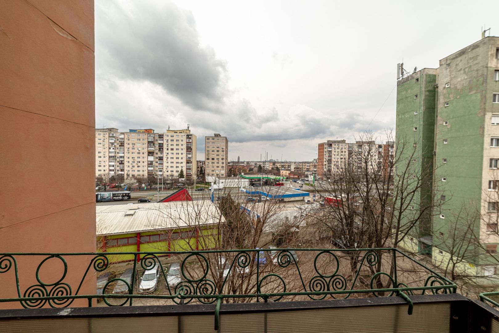 Apartament cu 3 camere in Vlaicu - Poză 3