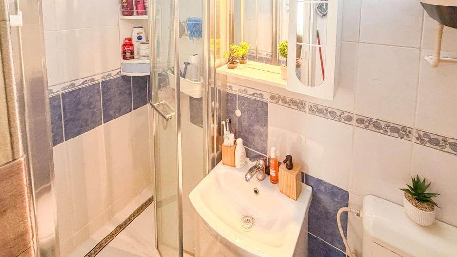 Casă de vânzare 2 camere  Mansarda + Pivnița - Belvedere - Poză 15