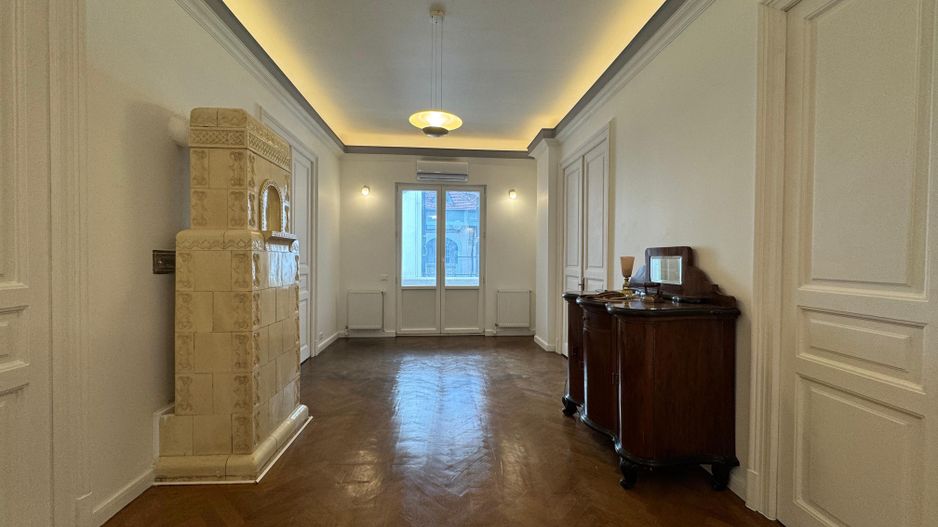 Etaj intreg, 5 camere in VILA INTERBELICA 180 mp, renovat - Poză 11