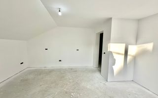 Casă individuală de vanzare  cu garaj și curte proprie – Hălchiu - Poză 14