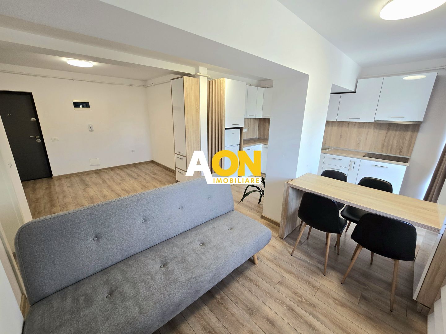 Apartament cu 2 Camere, Bloc Nou, Etaj Intermediar, Zona Schit - Poză 1