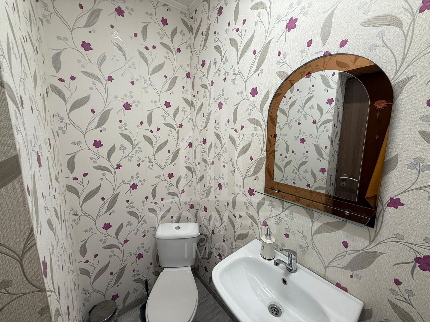 Super oportunitate! Vilă spațioasă pe 3 niveluri + casă separată - Poză 13