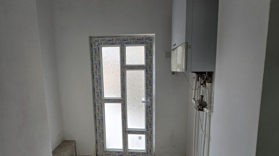 Casa renovata 105mp utili si curte libera 45mp -Eroii Revolutiei - Poză 13