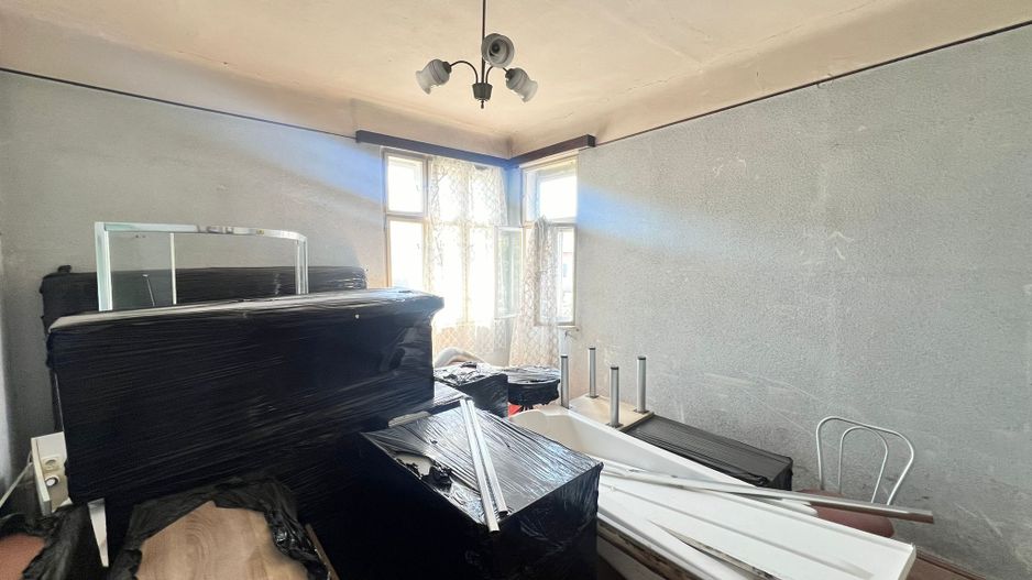 Casa renovabila | 100mp + 300mp curte individuala | Dambul Rotund - Poză 5