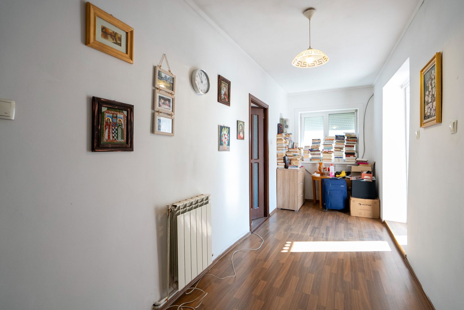 Casa cu 300 mp de teren , acces auto si dublu front in Nufarul - Poză 8